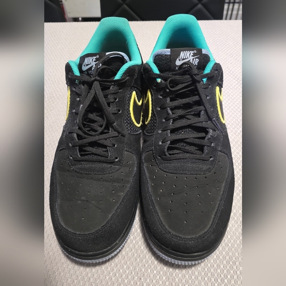 Nike Black and Teal Sneakers - Picture 2 of 7